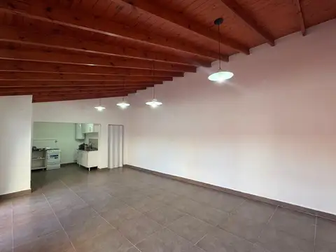 Depto Tipo Casa en Alquiler en Villa Maipu, $ 700.000