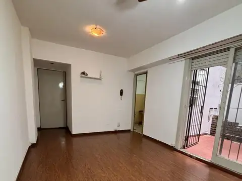 Departamento en Venta de 2 ambientes en Moron con Patio y apto profesional