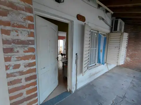 Casa 4 ambientes con 1 baño