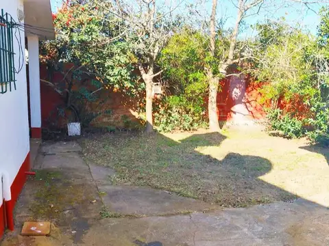 Casa 4 ambientes con 1 baño
