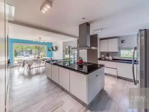 Casa en alquiler febrero  y venta 6 ambientes Costa Esmeralda Barrio Golf II