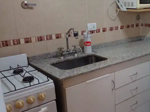 2 Ambientes con Balcón y apto crédito.