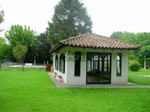 Casa en Venta en Villa Elisa, USD 370.000