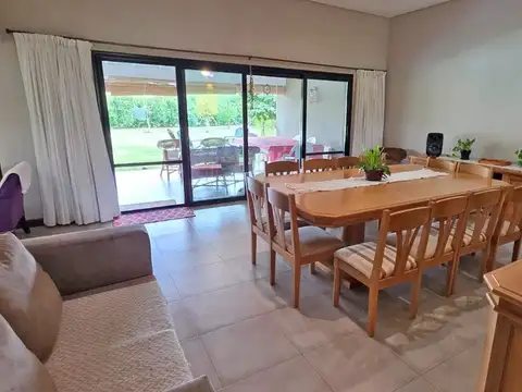 Casa en Venta en Altos De Manzanares, USD 250.000