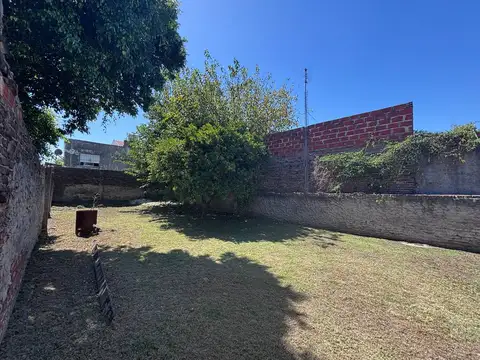 RESERVADO al 15/7    OPORTUNIDAD Enorme casa 5 AMB c/LOCAL + GJE y FONDO libre, Ideal multiproyecto, consulte!