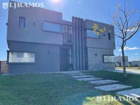 Casa en Venta en Puertos - Barrio Vistas, USD 879.000