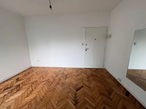 Avda Directorio 126 , Piso 8