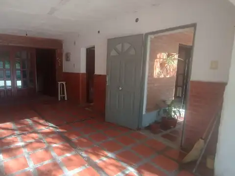 Casa 5 ambientes con 2 baños