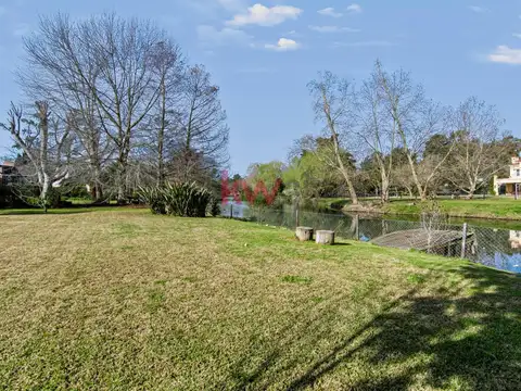 Casa en Venta en  Abril Club De Campo