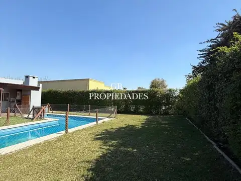 Casa en Venta con 3 cocheras
