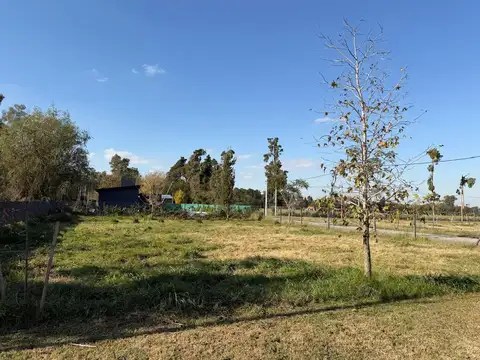 Excelente terreno en B° abierto Ecoislandia