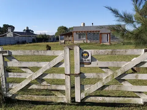 Venta Casa quinta pileta lote 6375m2 La Trinidad