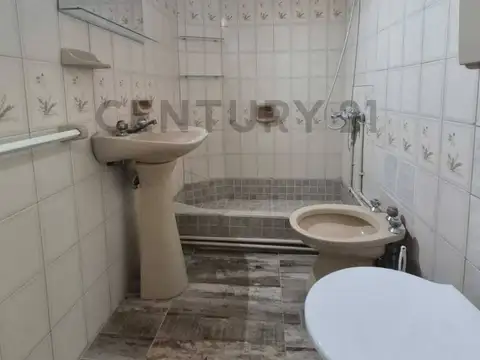 OPORTUNIDAD DEPARTAMENTO en primer piso, Ciudad. Mza