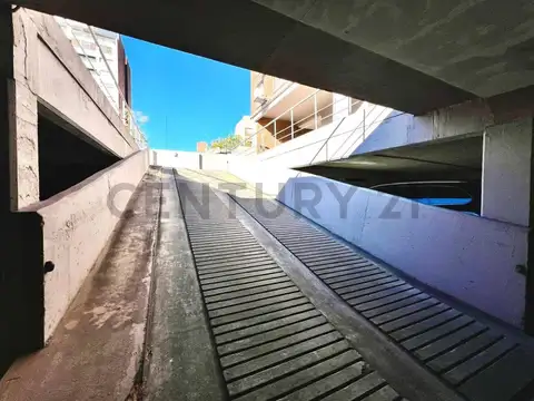VENTA COCHERA CUBIERTA MORON CENTRO