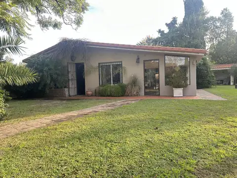 Casa en Alquiler en Funes, USD 1.500