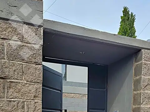Depto Tipo Casa en Venta en Neuquen, USD 185.000