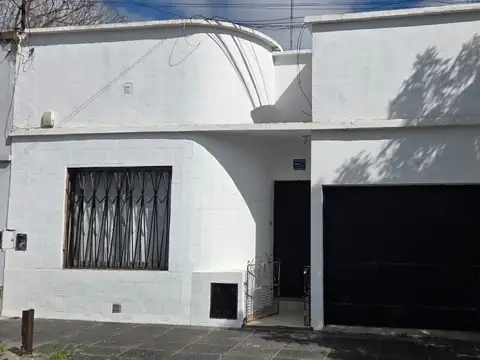 Casa de 3 ambientes centrica en Venta - Lujan