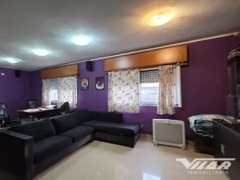En Venta 2 PH. en block, 3 amb. PB y 3 amb PA. indep. cochera, patio.  V. Martelli