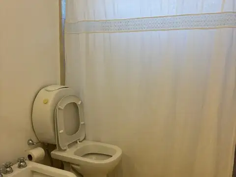 Casa en Alquiler con 1 cochera