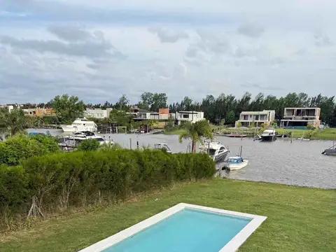 Casa en Venta al rio en Barrio Náutico San Juan