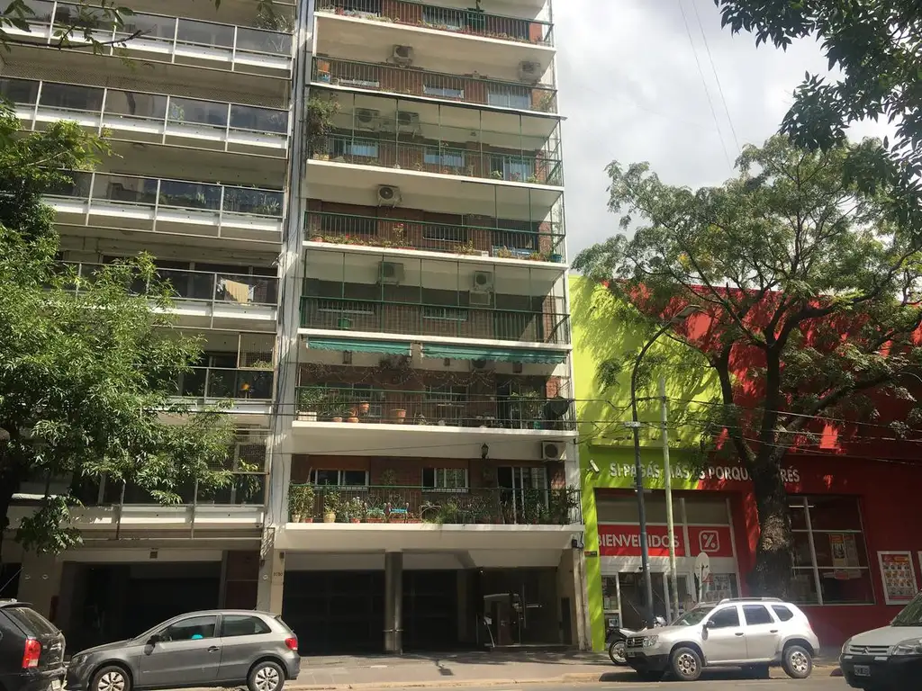 Av. Crámer al 2000