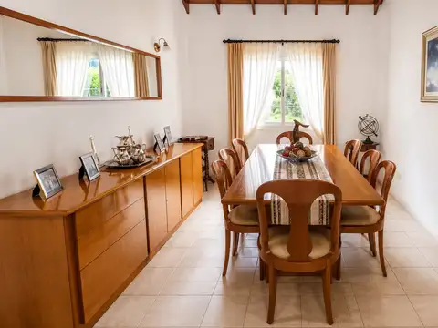 Casa 5 ambientes con 3 baños
