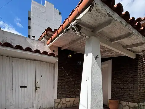 Casa 5 ambientes con 1 baño