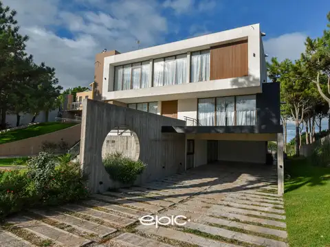 Casa en Venta en Costa Esmeralda, USD 1.000.000