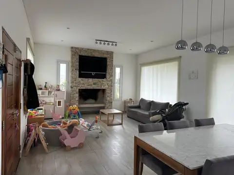 Casa en Alquiler de 3 dormitorios