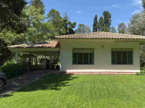 CASA QUINTA EN VENTA 3 AMBIENTES PILETA PARQUE