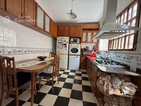 Depto Tipo Casa 4 ambientes con 3 baños