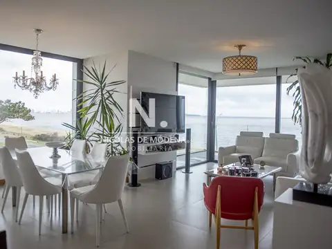 Vende apartamento equipado de 3 dormitorios frente al mar , Punta del Este 