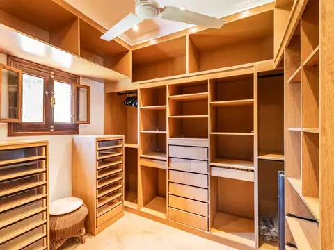 CASA EN VENTA EN SAN DIEGO EN DOS LOTES