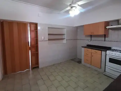 Casa 3 ambientes con 2 baños
