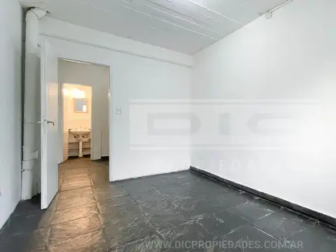 Depto Tipo Casa en Alquiler 40 años