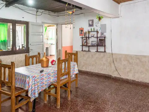 CASA 3 DORMITORIOS VENTA ZONA ESTADIO DELMI