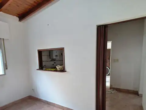 Casa 3 ambientes con 1 baño