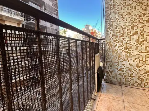 VENTA DEPARTAMENTO 2 AMBIENTES FRENTE CON BALCON