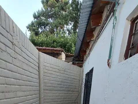BUEN DEPTO T/CASA 2 AMB C/PEQUEÑO PATIO!