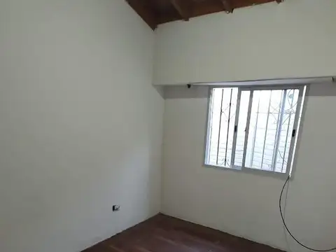 Depto Tipo Casa 2 ambientes con 1 baño