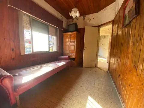Casa 2 ambientes con 1 baño