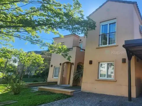 Casa en Alquiler de 4 dormitorios