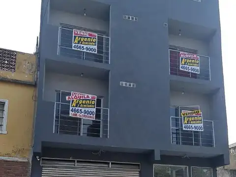 Depto Monoambiente con Patio chico a Estrenar x Escalera