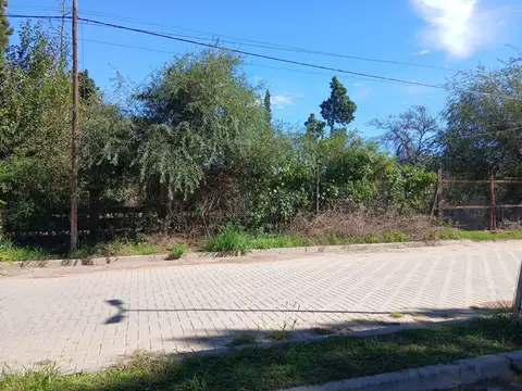 VENTA TERRENO CON MEJORAS EN MI GRANJA