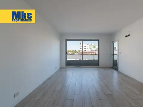Venta. 3 ambientes. Balcon con parilla.