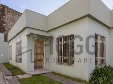 San Antonio de Areco - Casa centrica 2 dorm, garaje y jardín