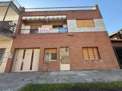 Casa PH 4 ambientes venta Ramos Mejia