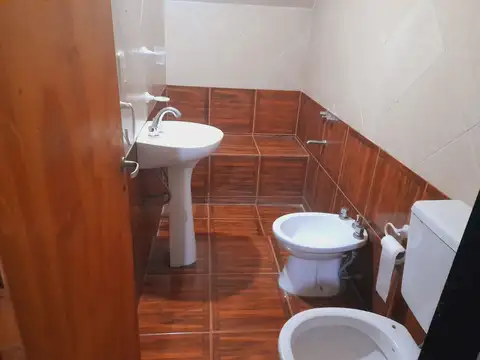 Casa en Alquiler con 1 cochera