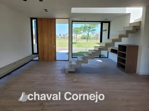 Casa de 3 dormitorios más escritorio a estrenar en barrio Vistas - Puertos