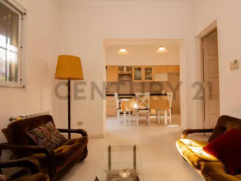 Venta Casa de 2 Dormitorios con cochera en Barrio José de San Martín, Rosario